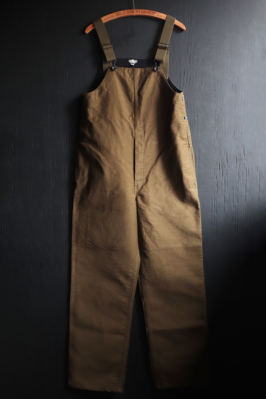BLACK SIGN Main Lodge / Overalls