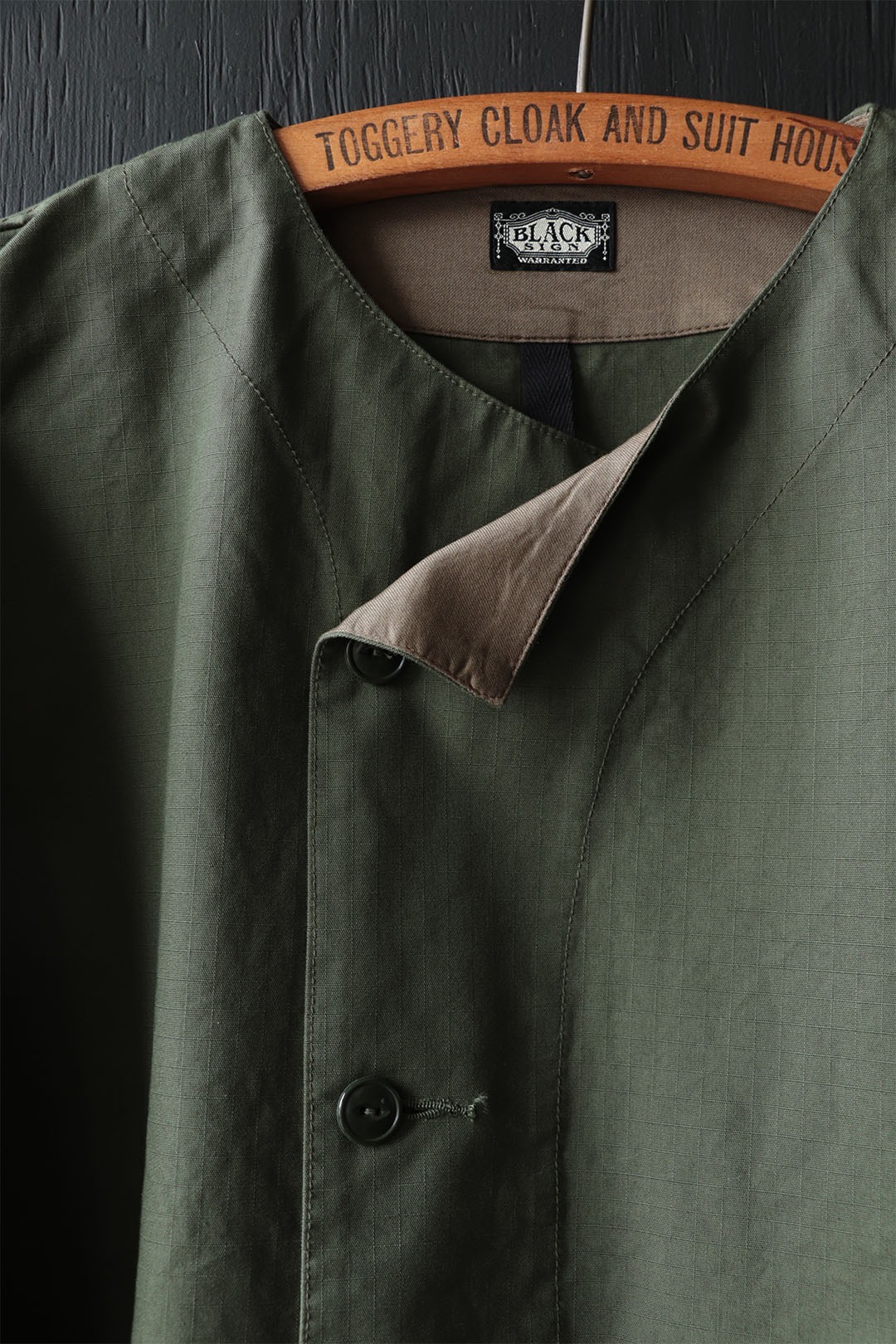 BLACK SIGN Main Lodge / Military Sleeping Shirt / Field Green