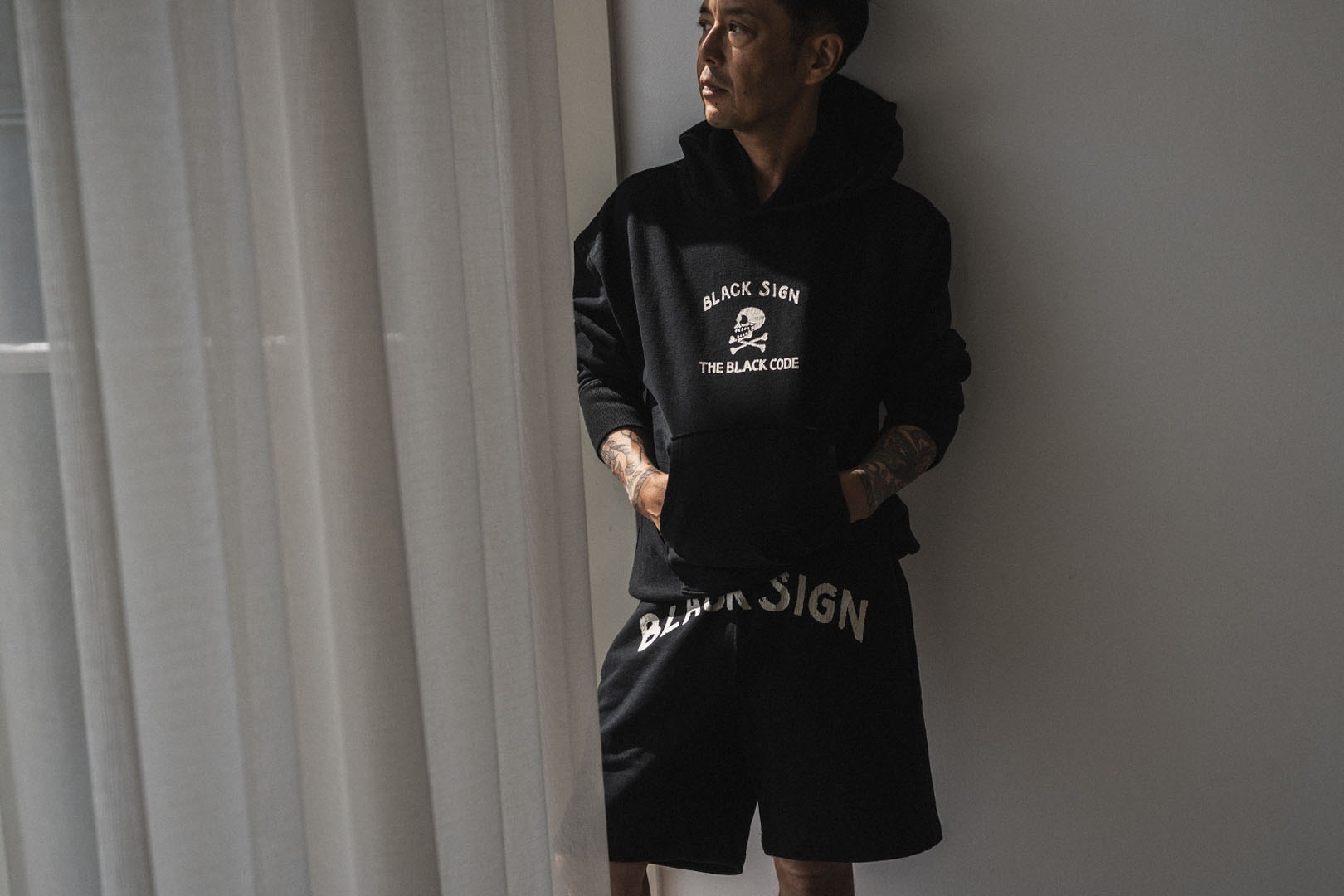 BLACK SIGN/ブラックサイン「1920s Byron Collar 2-tone Sweater