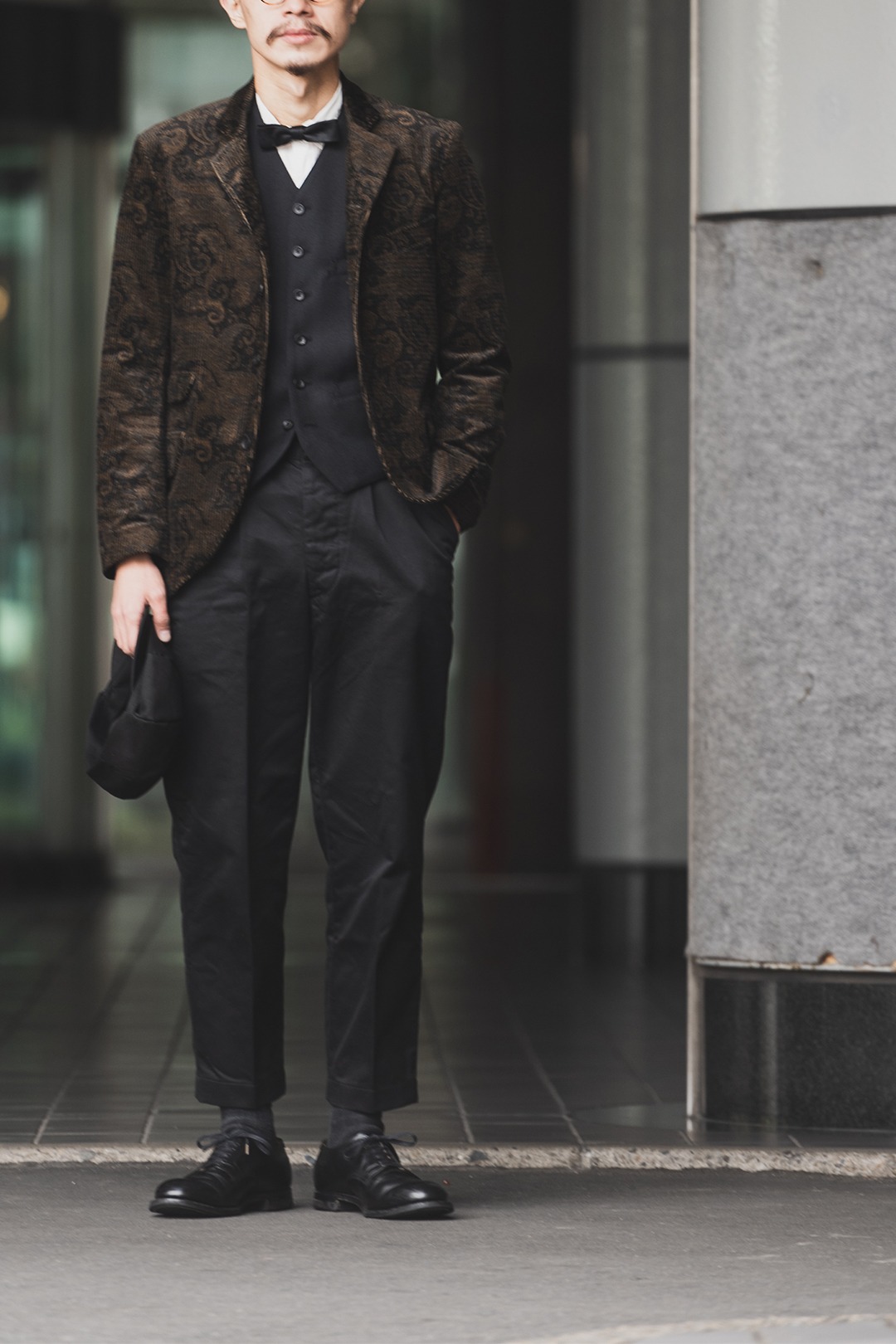 BLACK SIGN Main Lodge / Side Adjustable Narrow Chino Trousers